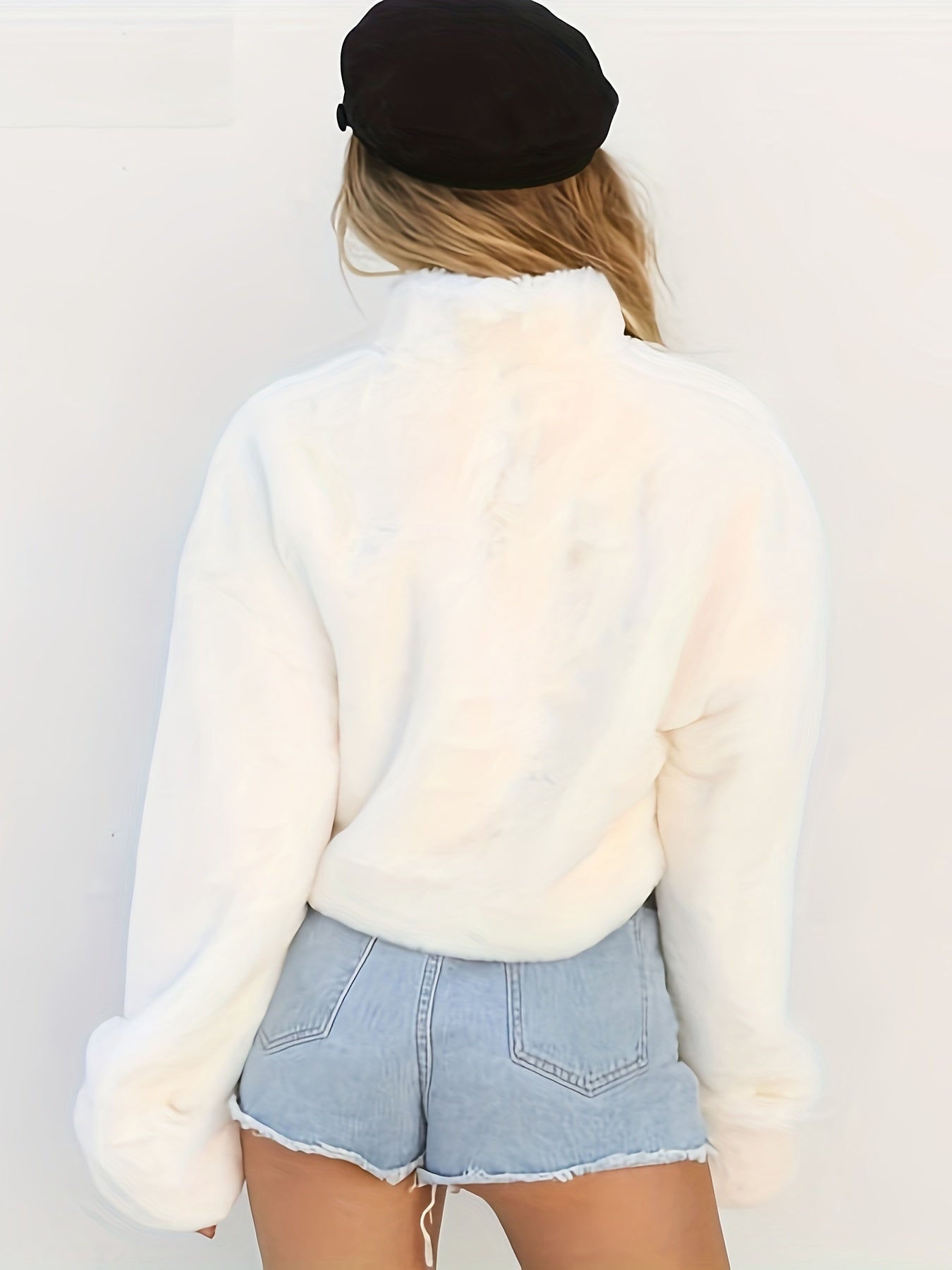 Sudadera lisa de cuello alto de piel sintética