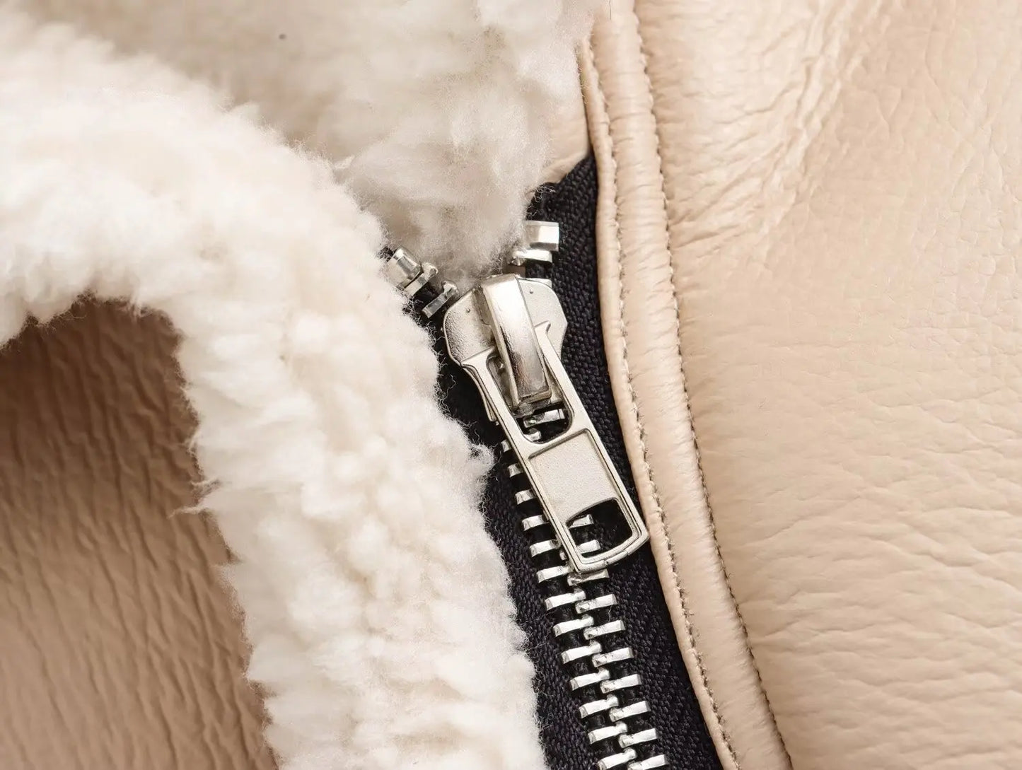 Chaqueta Corta de Cuero