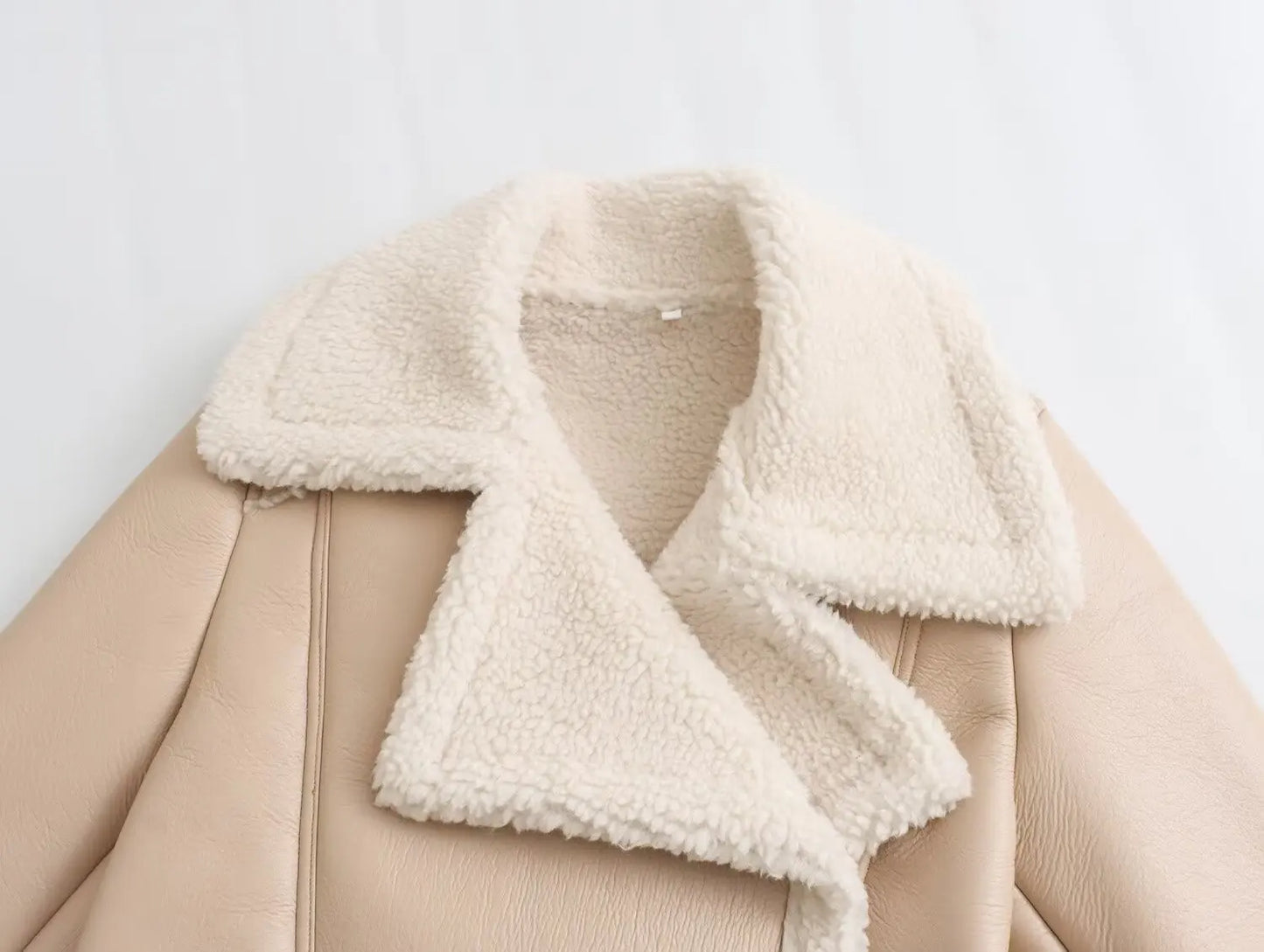Chaqueta Corta de Cuero