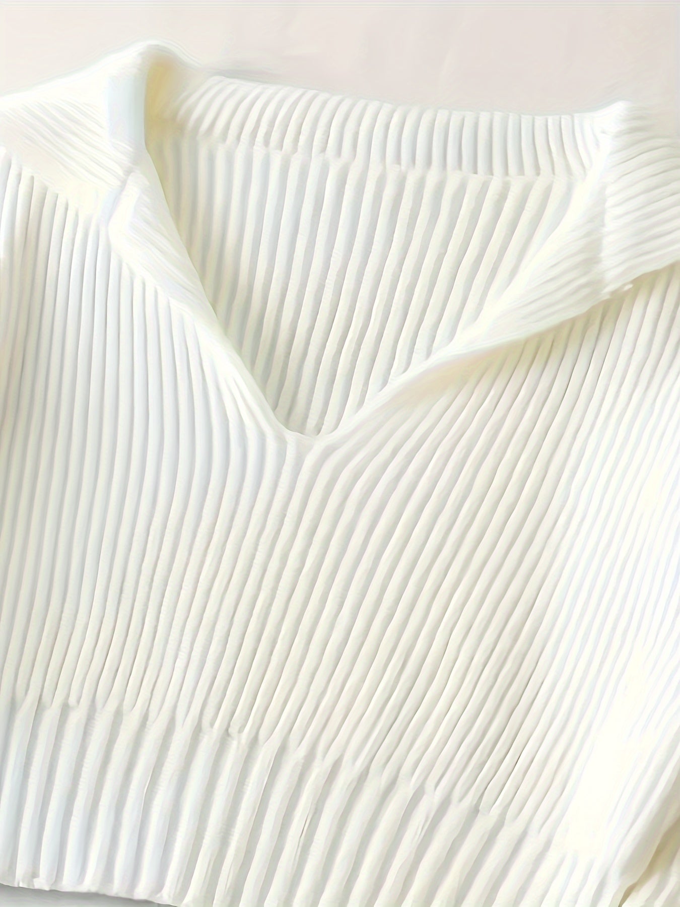 Suéter corto Directional con cuello en V